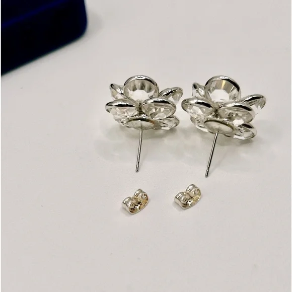 Vintage Crystal Flower Petal Glass Earrings Post Back Silver - Picture 5 of 8
